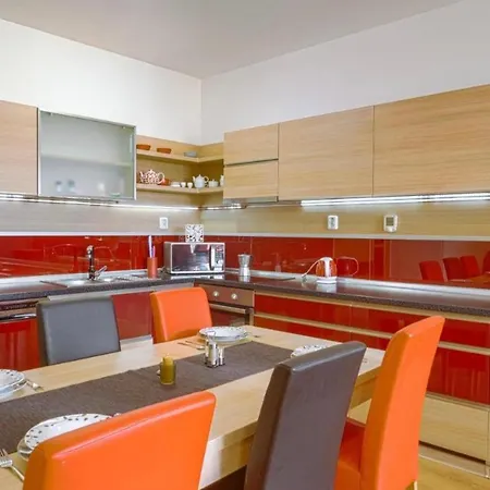Apartman B8 *